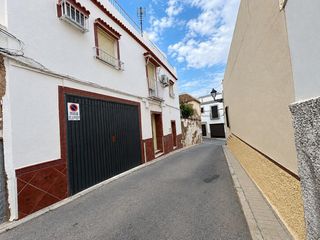 Casa a Marchena. Casa en barrio san miguel
