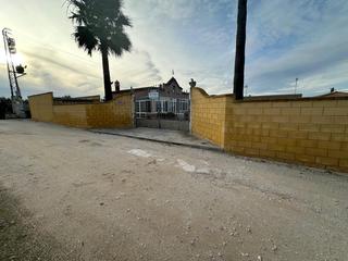 Xalet a Camino terrazos la alegría. Campo en venta tras terrazos la alegría