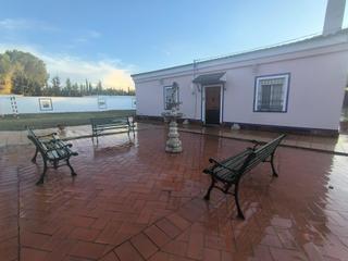 Casa in Carmona. Parcela en el cervatillo mairena del alcor