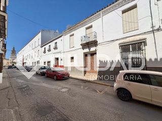 Appartement  Luis collado. Piso en casa de vecinos para reforma completa  zona barrio nuevo