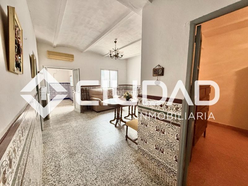 Foto 47bf22ed-a771-4fe2-ad25-efe39a6a3bec. Casa amb aparcament a Cuervo de Sevilla (El)