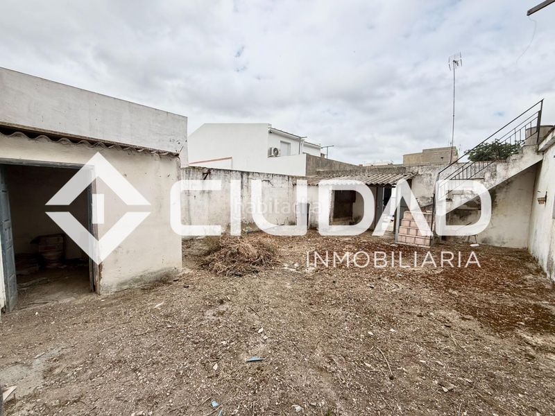 Foto b9a176b2-53e8-453a-8fe5-ec15cc59d1f6. Casa amb aparcament a Cuervo de Sevilla (El)