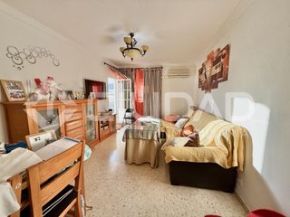 Flat in Lebrija. Piso en venta en zona alameda, lebrija