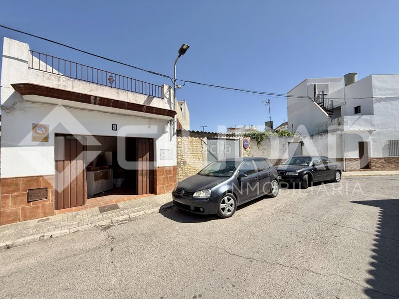 Foto a67f2748-ef38-4c1e-a80b-5b3a914f468f. Casa a Cuervo de Sevilla (El)