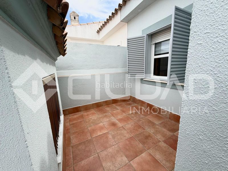 Foto a1670a20-0145-47cc-8613-fdae3d3d0789. Casa adosada en Lebrija