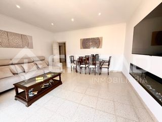 Piso en Cabezas de San Juan (Las). Piso reformado con azotea privada  zona avda. miguel hernández