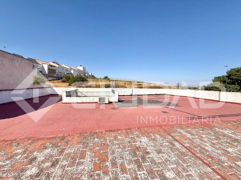 Foto ba388781-a6cd-4fd8-b09d-e59ec2eff897. Casa a el berral a Trebujena