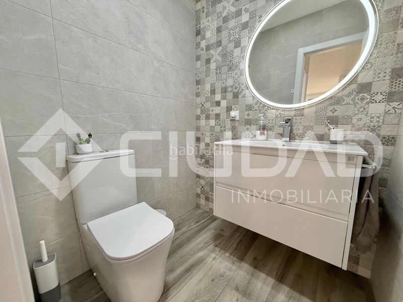 Foto fbac7f99-1d90-4461-b924-fcdf8df612ff. Casa adossada a Lebrija