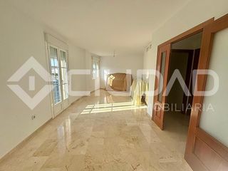 Appartamento in Cabezas de San Juan (Las). Piso con piscina comunitaria y garaje  zona la harinera, las cab