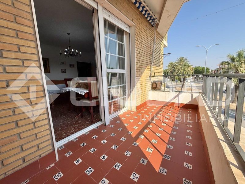 Foto 966d607c-2fb0-49fc-aad4-0e382c86ab7e. Casa amb aparcament a Lebrija