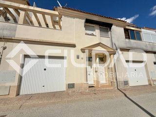 Semi detached house in Lebrija