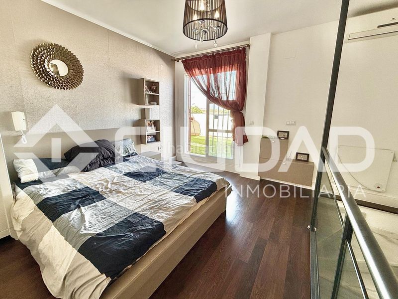 Foto fd3c38ac-3330-40ec-a441-ca50af3e28d1. Casa adossada amb aparcament a Lebrija