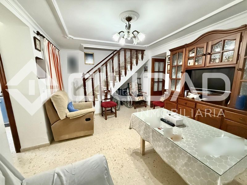 Foto 8889b268-e551-4dd9-a57a-e9930a6cc65d. Casa amb aparcament a Cabezas de San Juan (Las)