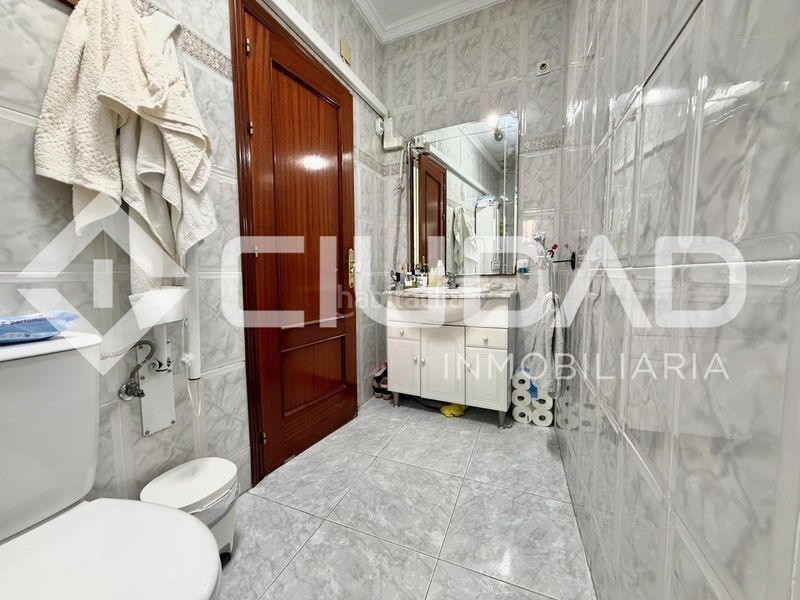 Foto ca79c787-5a97-4c18-a1c7-a2159301fcd9. Casa amb aparcament a Cabezas de San Juan (Las)