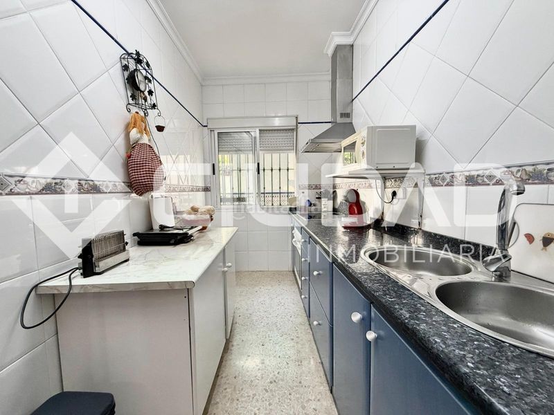 Foto e48997f4-f64c-4bf0-bfd1-7708ec5099ad. Casa amb aparcament a Cabezas de San Juan (Las)