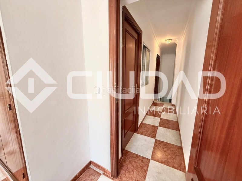 Foto ea58be56-a25c-43fe-9fa4-bad4b81bd5b3. Casa amb aparcament a Cabezas de San Juan (Las)