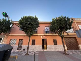 Casa a Cuervo de Sevilla (El). Casa en el cuervo, calle fernando cámara