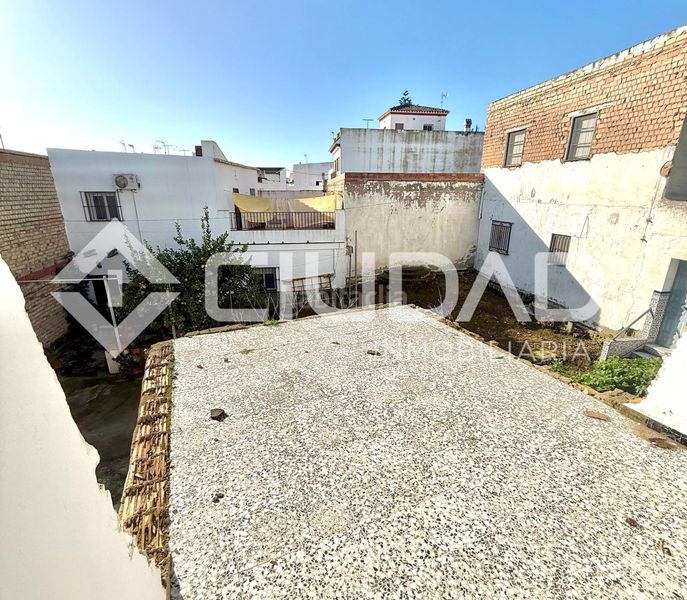 Foto c5fe34c6-0f61-46ca-9a2f-6b05ce671e5a. Casa a Lebrija