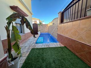 Casa adossada en Lebrija. Adosado en las carrascosas