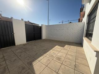 House in Lebrija. Adosada en zona family cash lebrija
