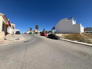 Terrain résidentiel à Lebrija. Solar urbano en venta  zona carrascosas, lebrija