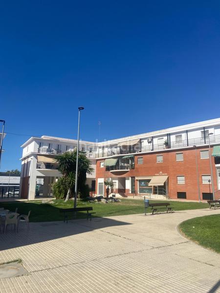 Foto 513f0ad1-dd68-4bbb-8c42-7ec10aed3e21. Local comercial  en venta en la zona plaza de la amistad. en Lebrija