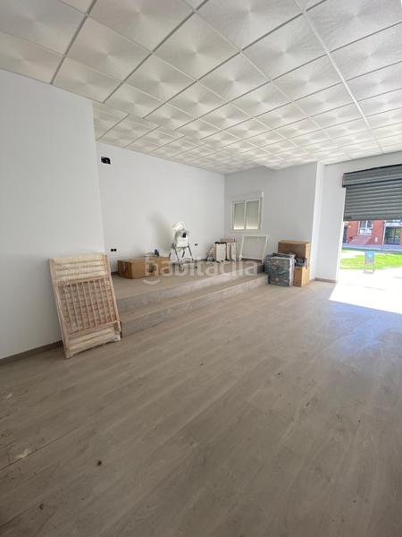Foto 7b992c55-e25e-45b4-8a85-a63bebbc1937. Local comercial  en venta en la zona plaza de la amistad. en Lebrija