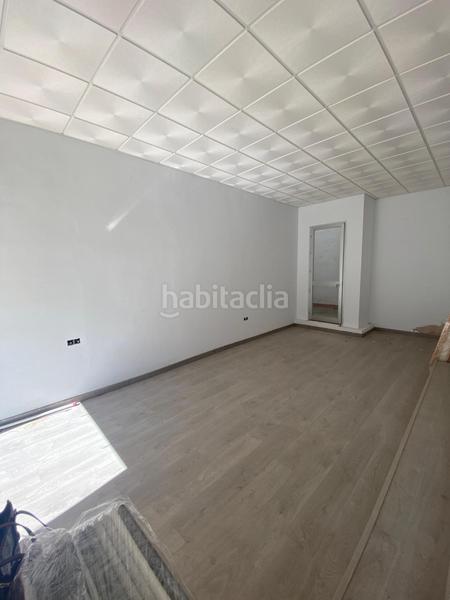 Foto dc2e2370-c55b-4475-9976-76def1a8f14a. Local comercial  en venta en la zona plaza de la amistad. en Lebrija