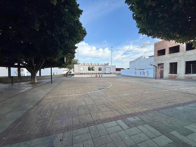 Foto 5c473880-dc37-446a-b8d6-f45b4552b46a. Casa en venta casa en esquina zona parque de la oña, cádiz en Trebujena