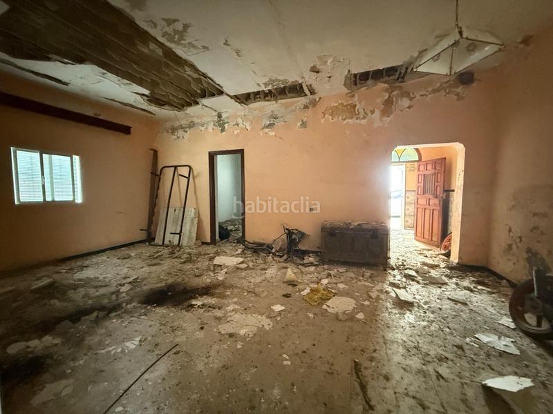 Foto 98ce028c-f5cf-4b59-82a9-f5de872e943d. Casa en venta casa en esquina zona parque de la oña, cádiz en Trebujena