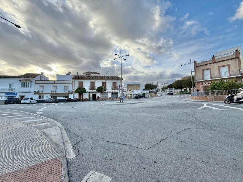 Foto be44fded-ff71-4403-b61d-7dcf65ad0151. Casa en venta casa en esquina zona parque de la oña, cádiz en Trebujena