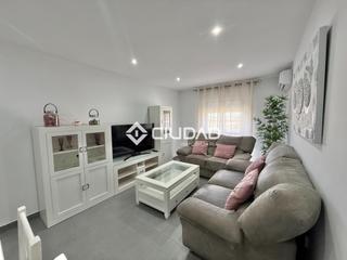 Appartement à Lebrija. Piso reformado en la zona del recreo de don ramón