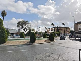 Haus in Lebrija. Casa con salida a 2 calles en zona la alameda  lebrija