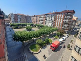 Pis  Ibarra kalea 2. Junto a la plza del ayuntamiento