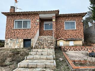 Chalet  Calle monte rebollo 5. Precioso chalet en urb. las fuentes fuentenovilla