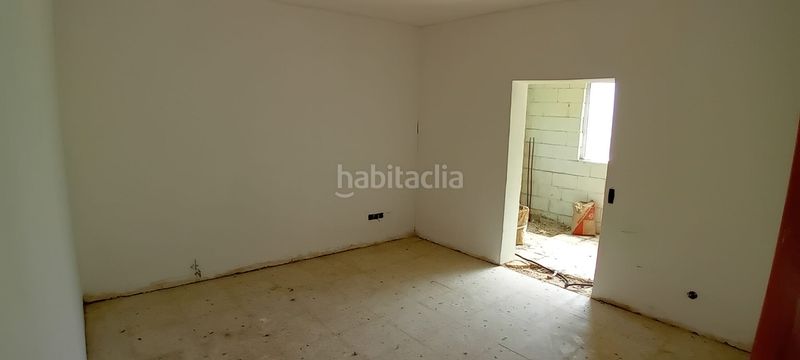 Foto f867aeae-ecec-4368-be22-2deb157cd71a. Xalet amb calefacció aparcament a Illana