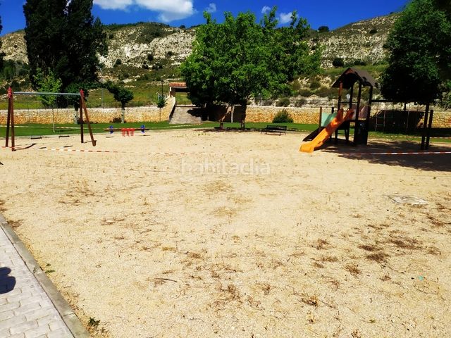 Foto 2632dece-09b7-4bc8-b61c-951e5e258553. Xalet amb calefacció aparcament piscina a Hontoba