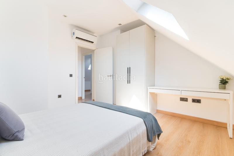 Foto 4a211644-01d1-49c8-86c9-a9118f130919. Location attique avec parking dans Valdeacederas Madrid