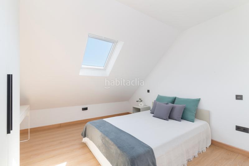 Foto ccd69efc-d796-4224-ab35-29a3c4fa5184. Location attique avec parking dans Valdeacederas Madrid