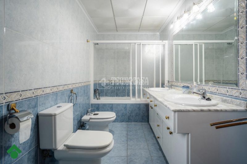 Foto eca30aea-ad0a-4278-92ec-d3eaa14e6c72. Casa amb aparcament a El Higuerón Córdoba