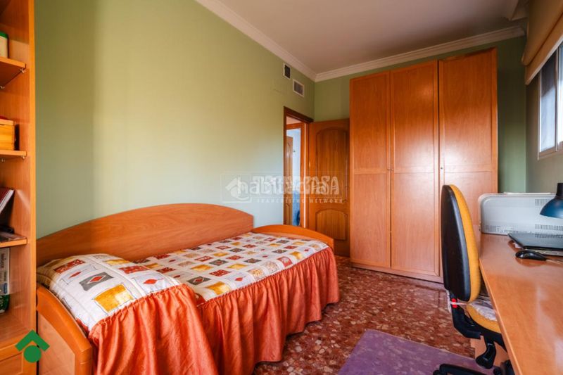 Foto f932a778-afe8-44af-830e-38e6dbbb9359. Casa amb aparcament a El Higuerón Córdoba