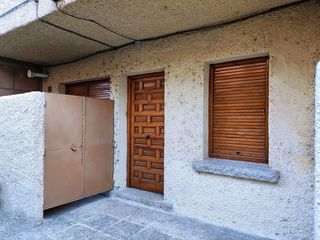 Casa adossada  Calle cañada 30. El encanto rústico que la obra nueva no puede comprar, con pisci