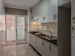 Appartement  De goya. Amplio piso en 3ra planta sin ascensor  de 4 habitaciones y 2 ba