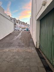 Parking voiture à Salesianos. Plaza de garaje