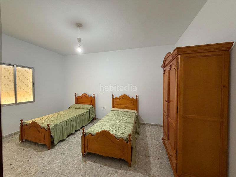 Foto f20d6fa6-48f4-49fc-a50b-bad3ab2e4255. Maison dans Pedanías Sur Utrera