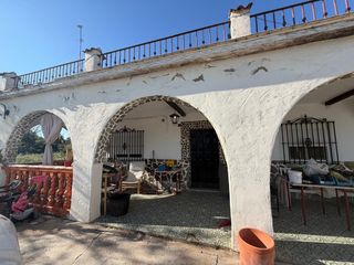 Casa a Salesianos. Parcela urbana