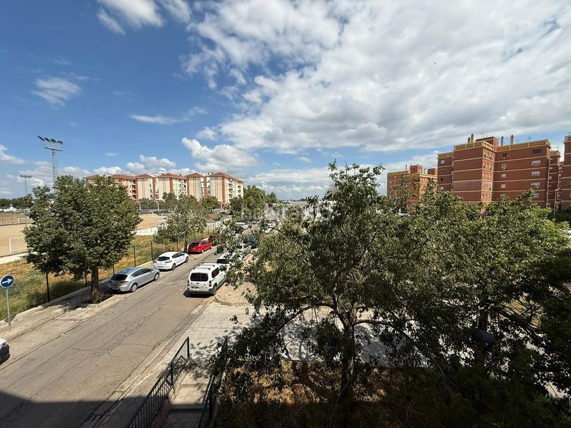 Foto 2cc23c82-c9dd-45f5-ab17-915031a460b4. Piso  con piscina garaje y trastero. en Salesianos Utrera