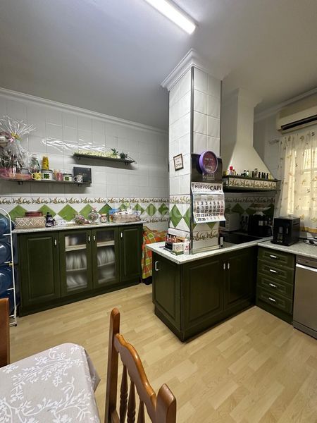 Foto 620bb4dd-dfaa-4137-9123-e8d5d1736d6e. Casa a Centro Utrera