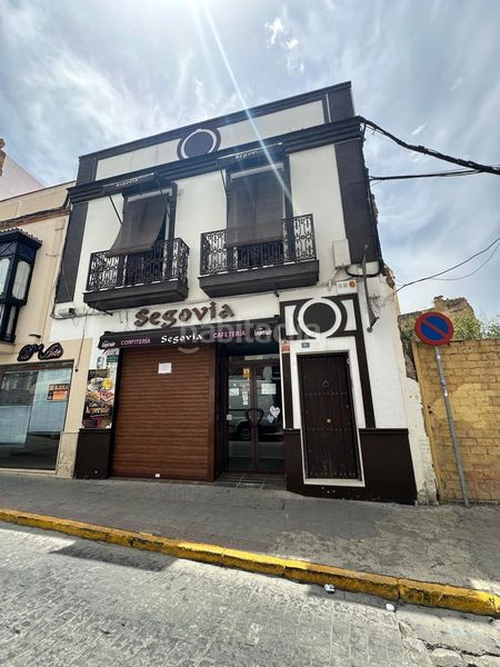 Foto c4e88082-8b0d-44cf-9901-c5eee85c55bc. Casa a Centro Utrera