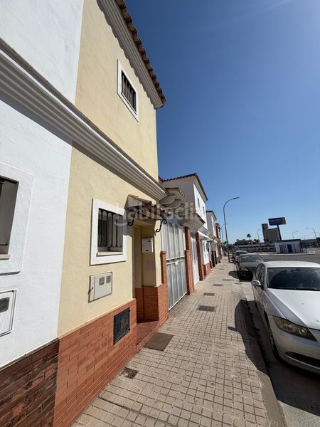 Foto a1f34b51-94cf-4e9a-9090-978e2da614d4. Casa amb aparcament a Torre Cruz - Los Molinos Utrera
